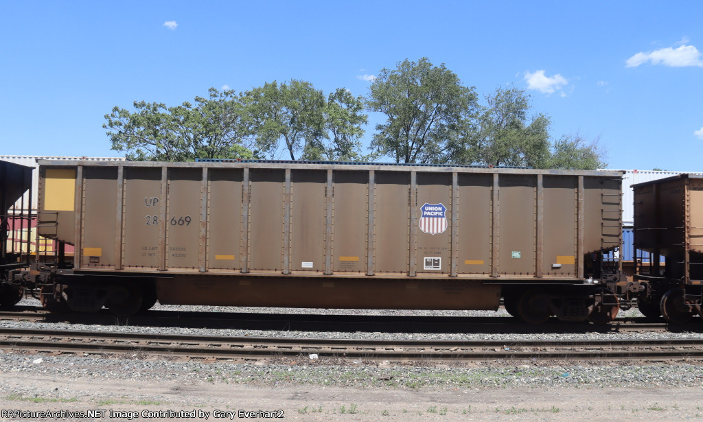 UP 28669 - Union Pacific